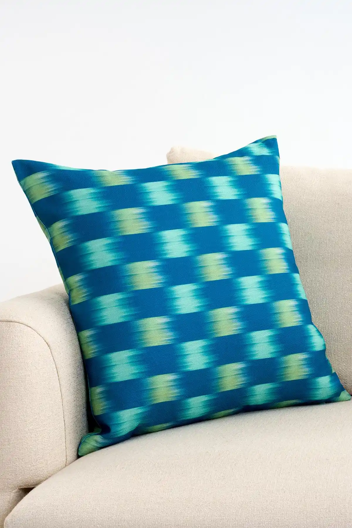 Mavi Kırlent Kılıfı Seçimi ve Dekorasyonda Kullanım İpuçları