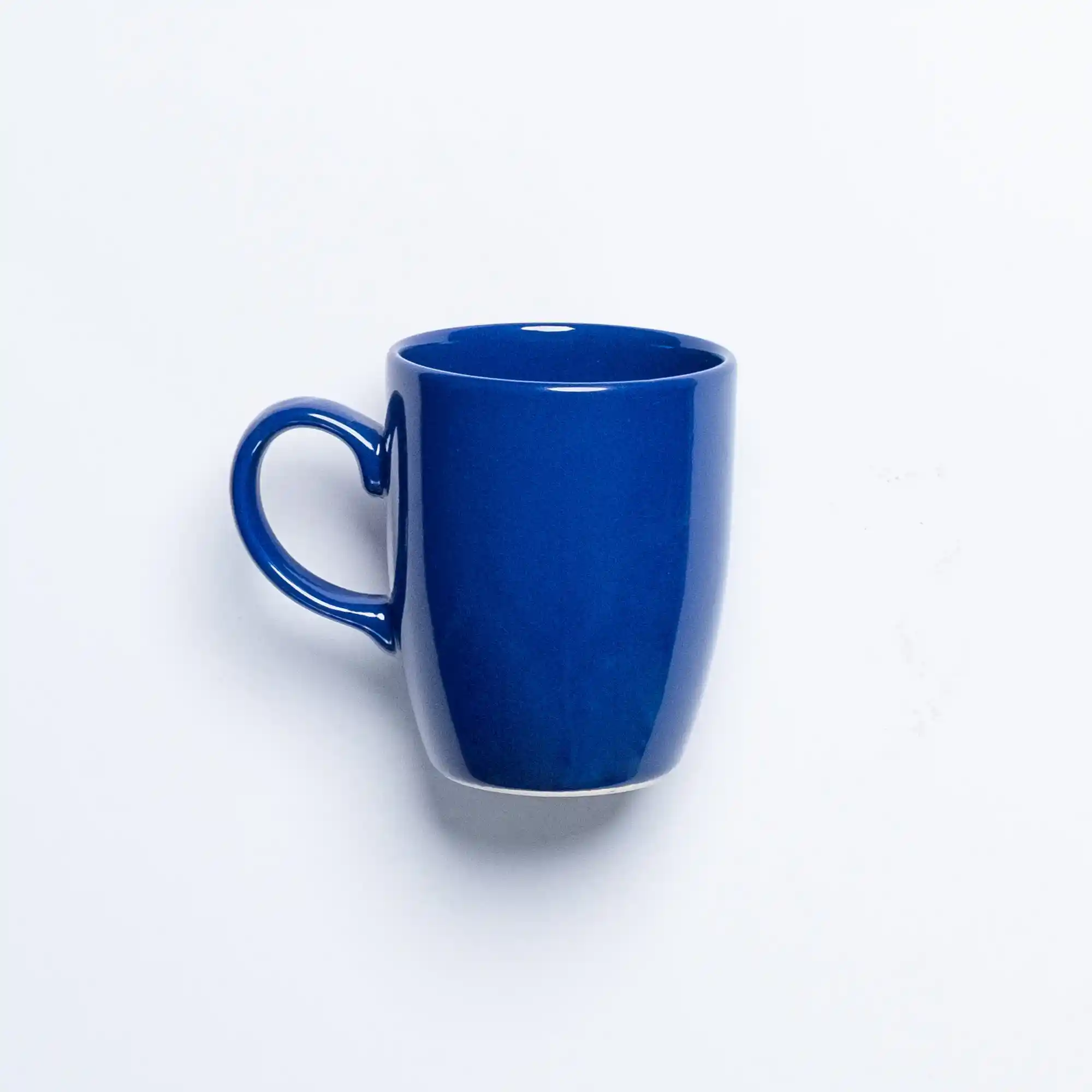 Mavi Kupa Dekorasyonda Şık ve Ferahlatıcı Bir Detay Olarak Kullanım İpuçları