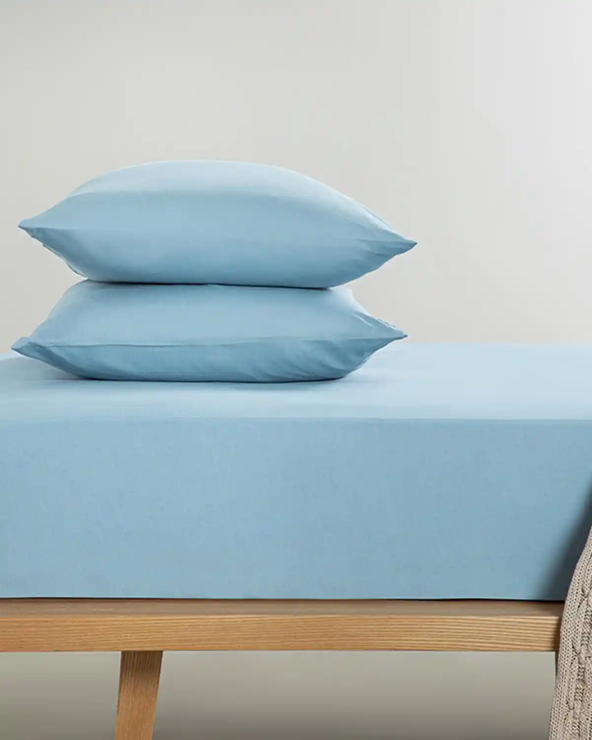 Mavi Lastikli Çarşaflar ile Dekorasyonda Şıklık ve Konforun En İyi Yolu