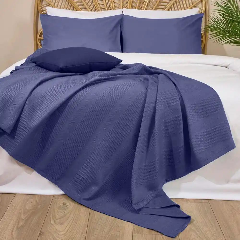 Mavi Pike ile Ev Dekorasyonunda Serinlik ve Zarif Dokunuşlar Yaratın