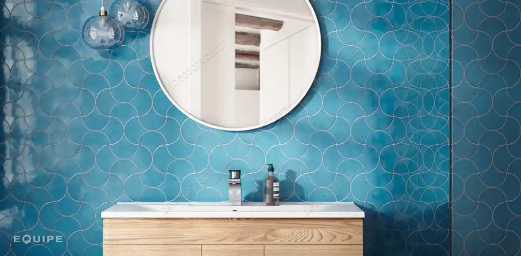 Mavi Seramiklerle Banyonuzda Ferahlatıcı ve Şık Dekorasyon Fikirleri