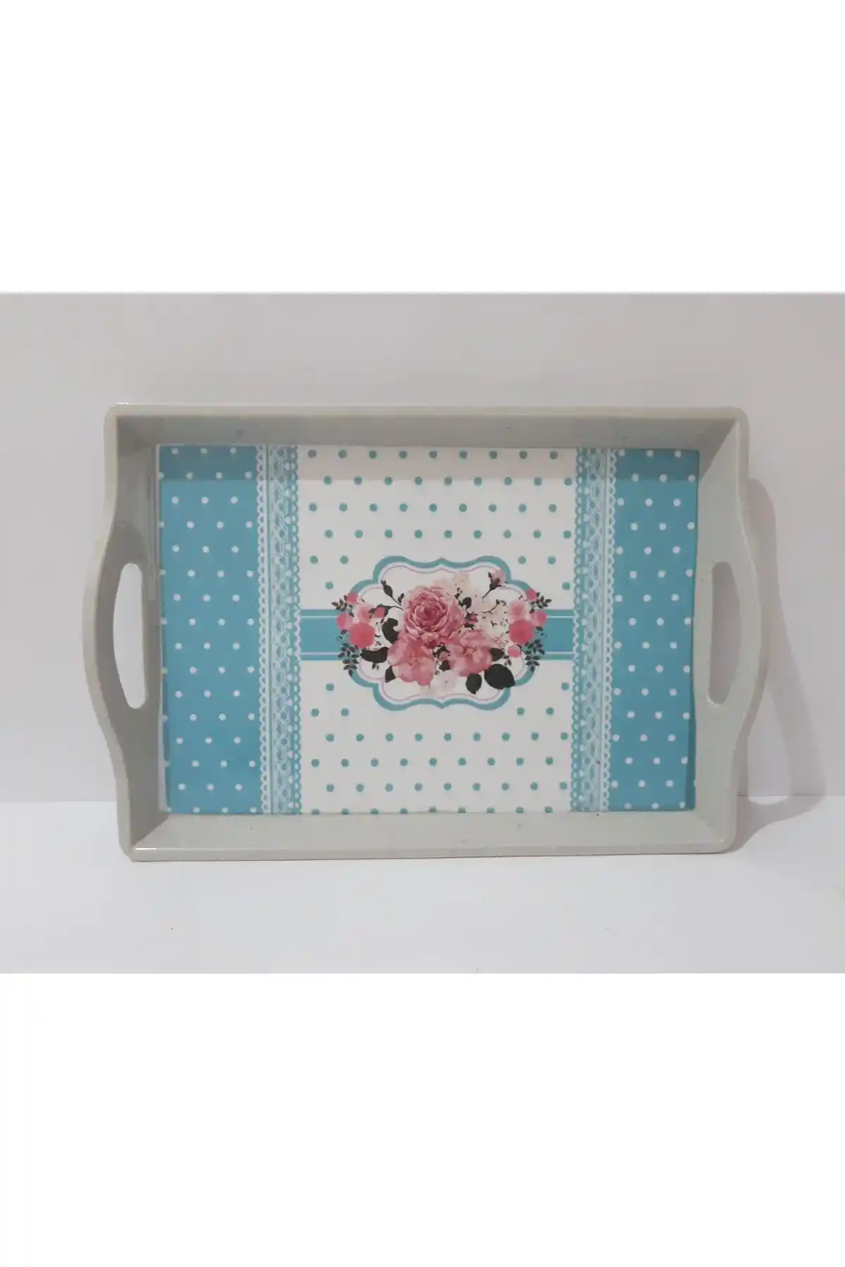 Melamin Çay Tepsisi: Dekorasyon ve Fonksiyonellik Sunan Pratik ve Şık Seçenekler