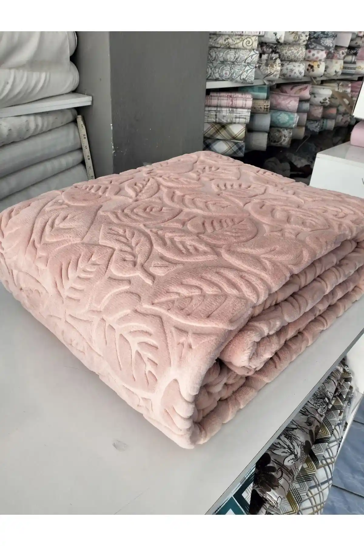 Merinos Malzemeden Üretilmiş Tek Kişilik Battaniyelerle Dekorasyon ve Konforun Buluşması