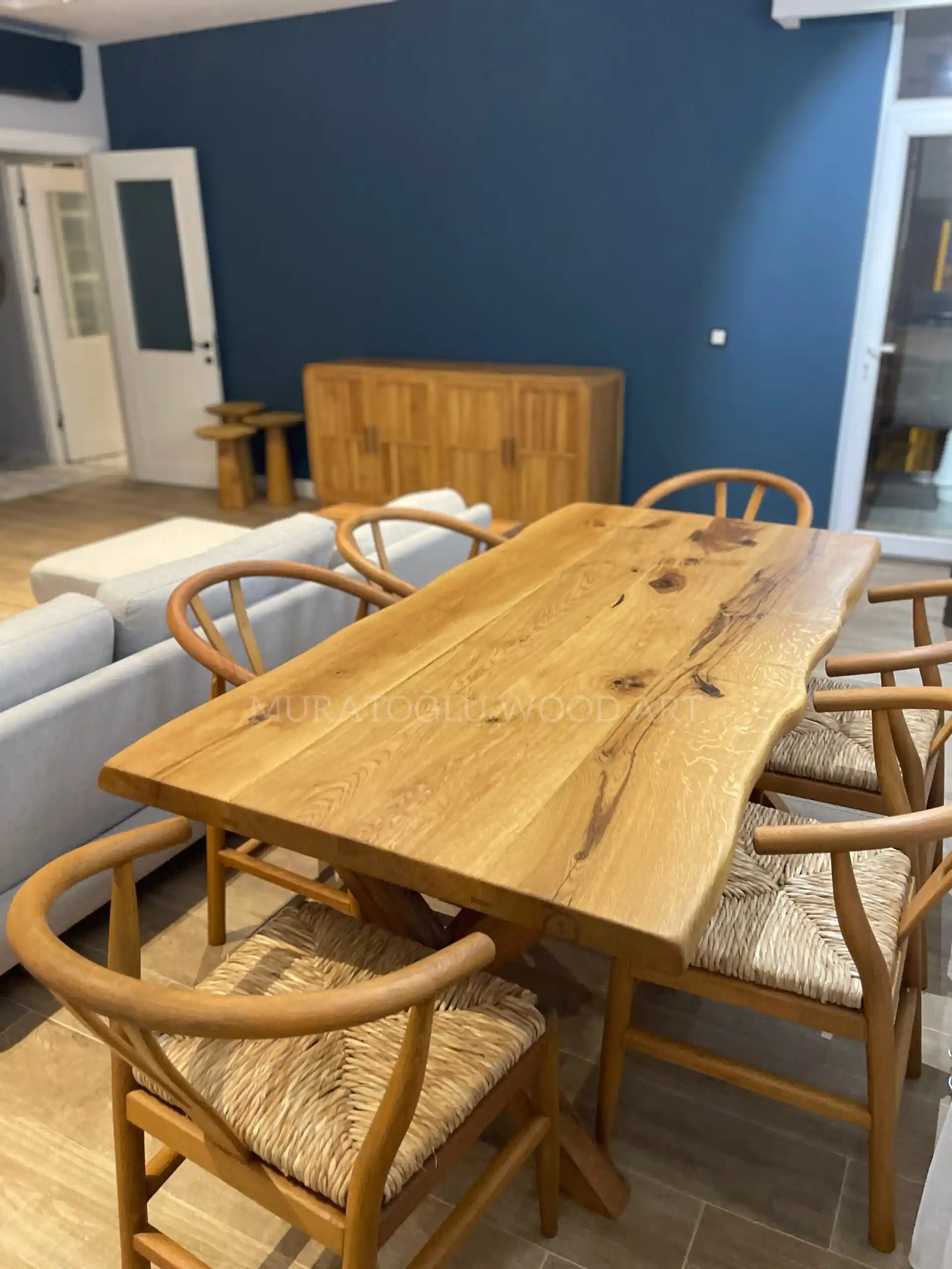 Meşe Masa Takımıyla Dekorasyonda Doğallık ve Zarafetin Buluşması