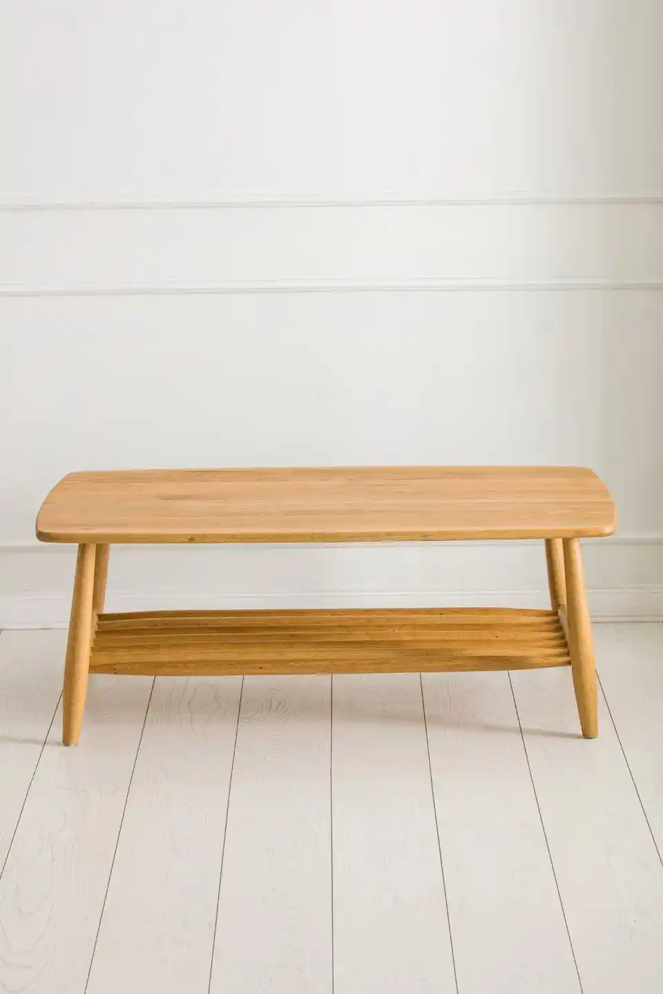 Meşe Orta Sehpa ile Dekorasyonunuza Şıklık ve Fonksiyonellik Katın