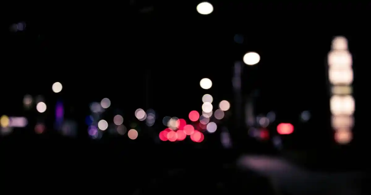 Metal Şamdan ile Dekorasyonunuza Endüstriyel ve Modern Şıklık Katın