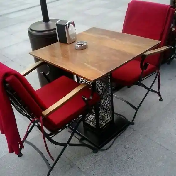 Metal Sandalye Minderleri ile Dekorasyonda Şıklık ve Dayanıklılık Sağlayın