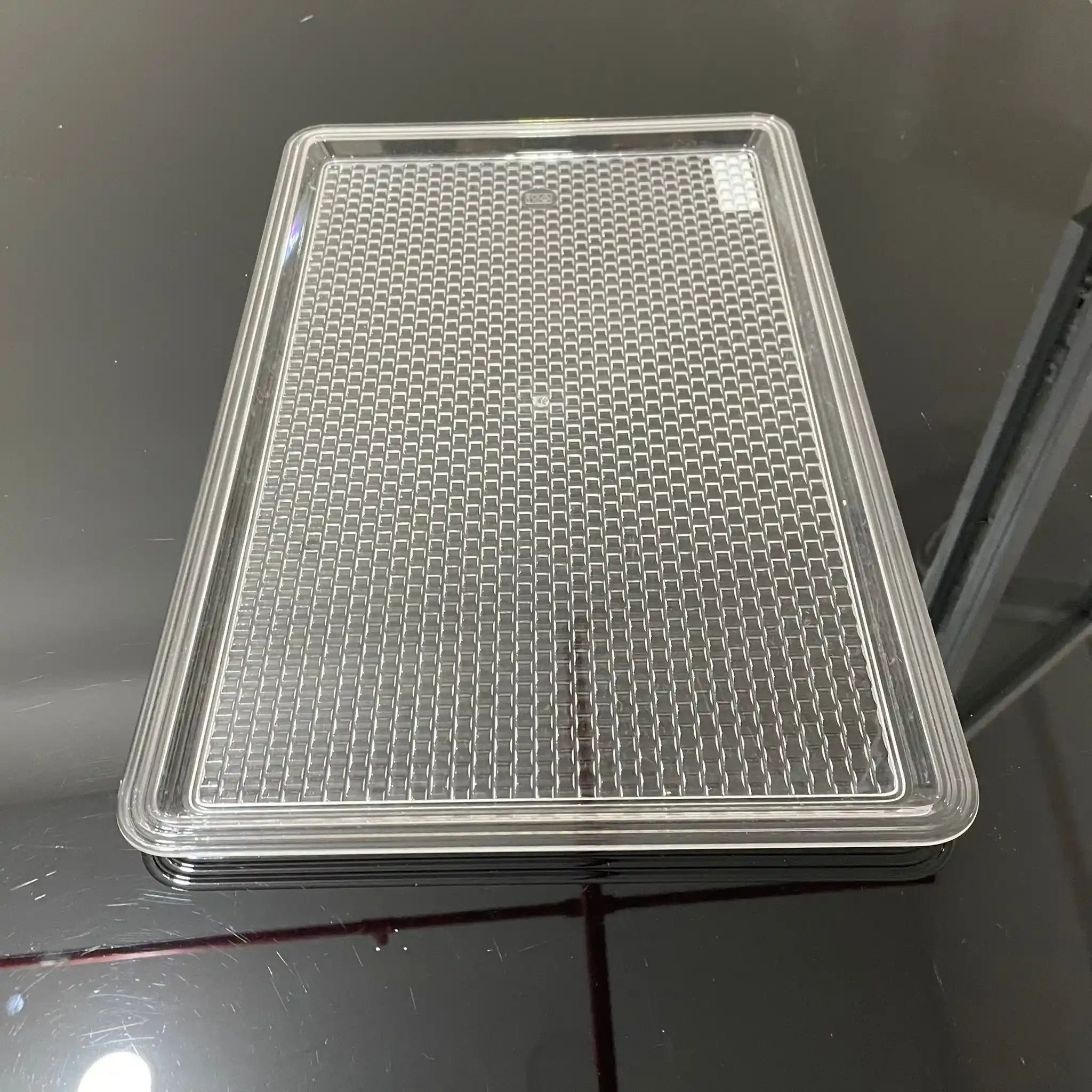 Mika Tepsi Dekorasyonu: Şık ve Çok Yönlü Mekanlar Yaratmanın Temel Yolu