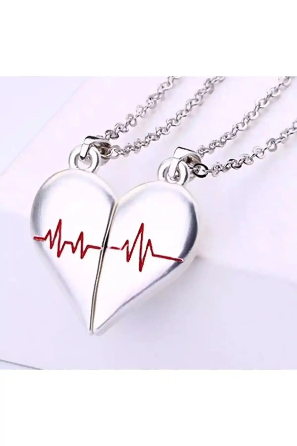 Mıknatıslı Arkadaşlık Kolyesi ile Ev Dekorasyonunda Yenilikçi ve Anlamlı Dokunuşlar