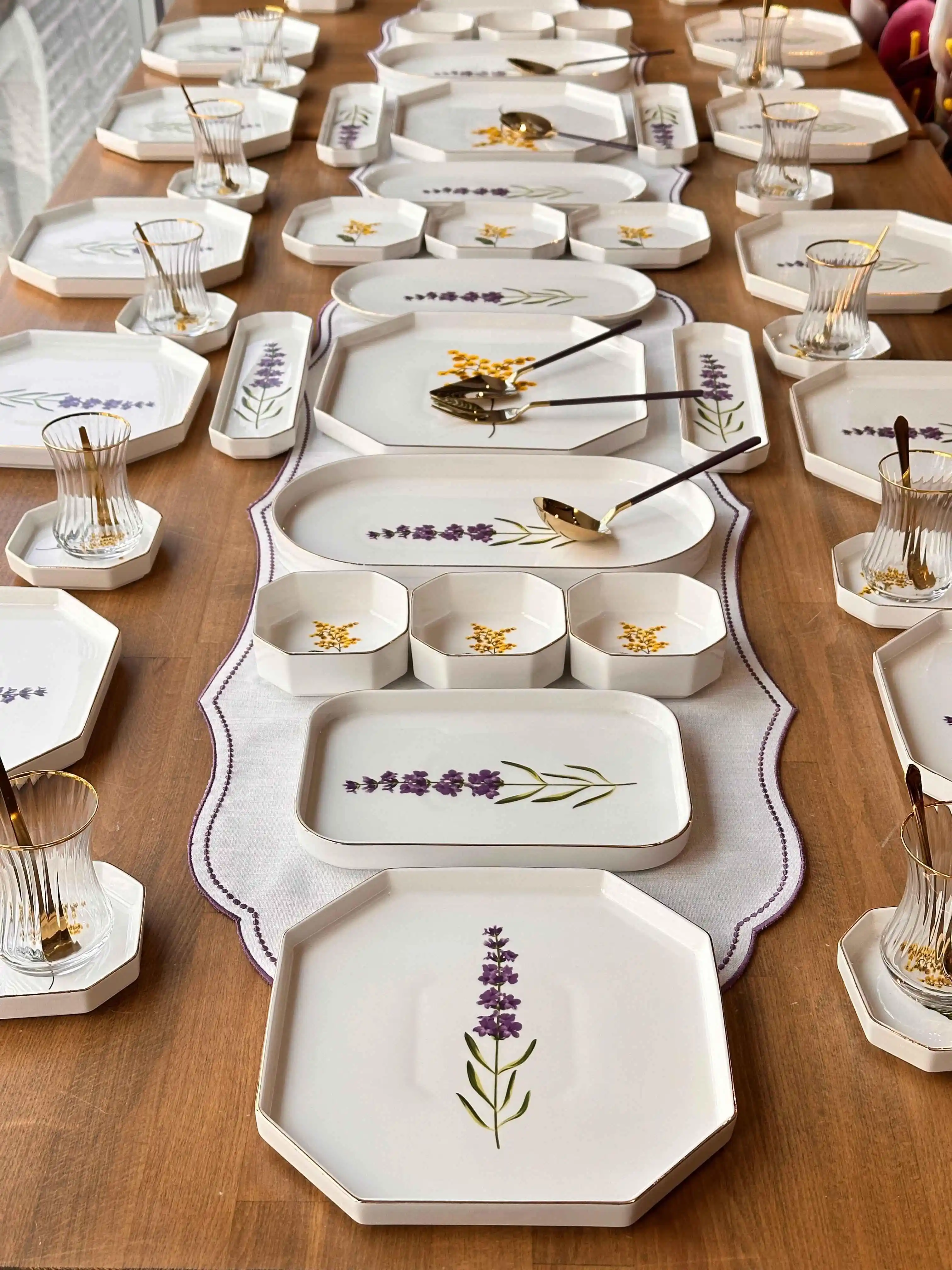 Mimoza Kahvaltı Takımı ile Şık ve Fonksiyonel Mutfak Dekorasyonu Nasıl Yapılır