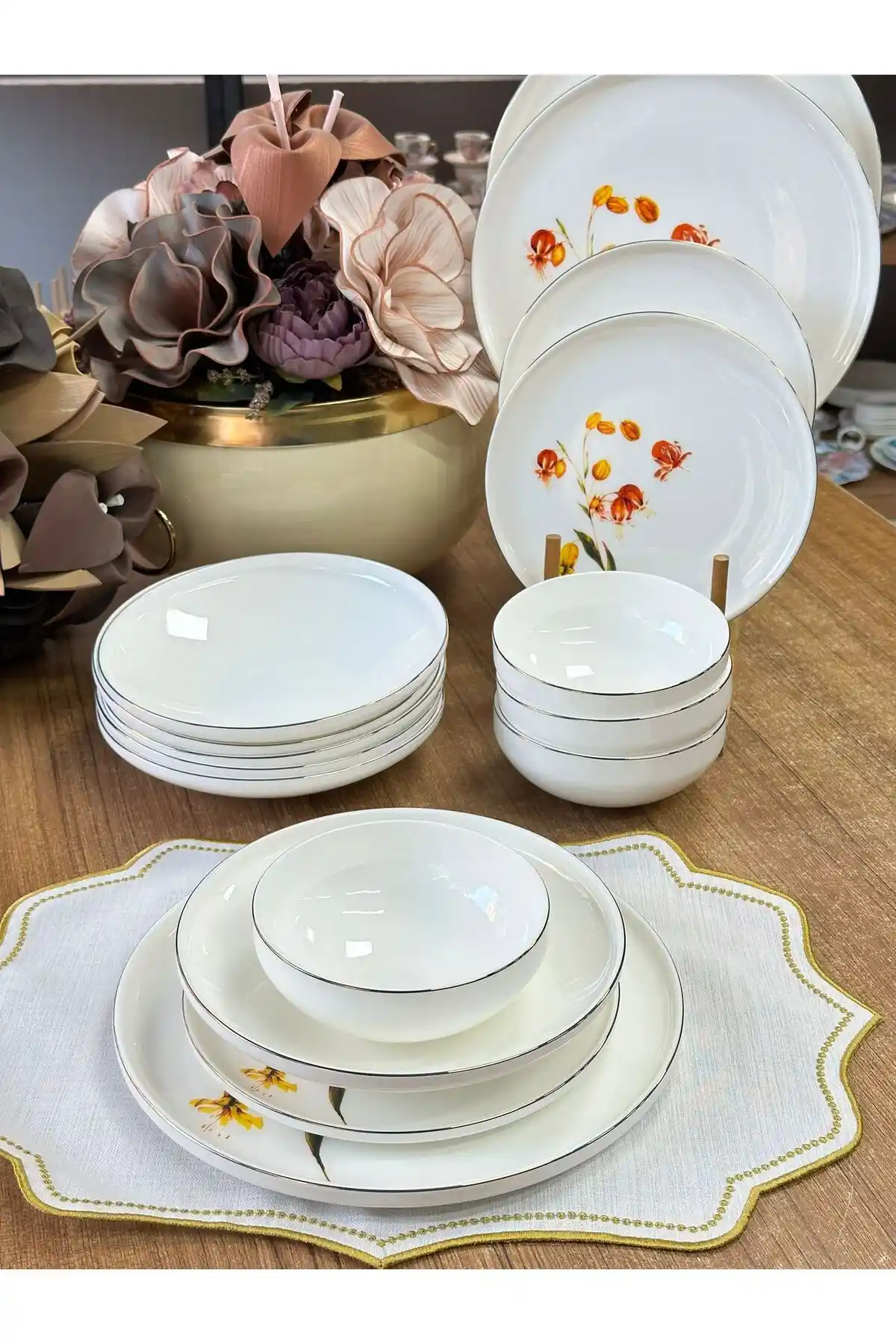 Mimoza Yemek Takımıyla Dekorasyonda Şıklık ve Zarafetin Buluşması