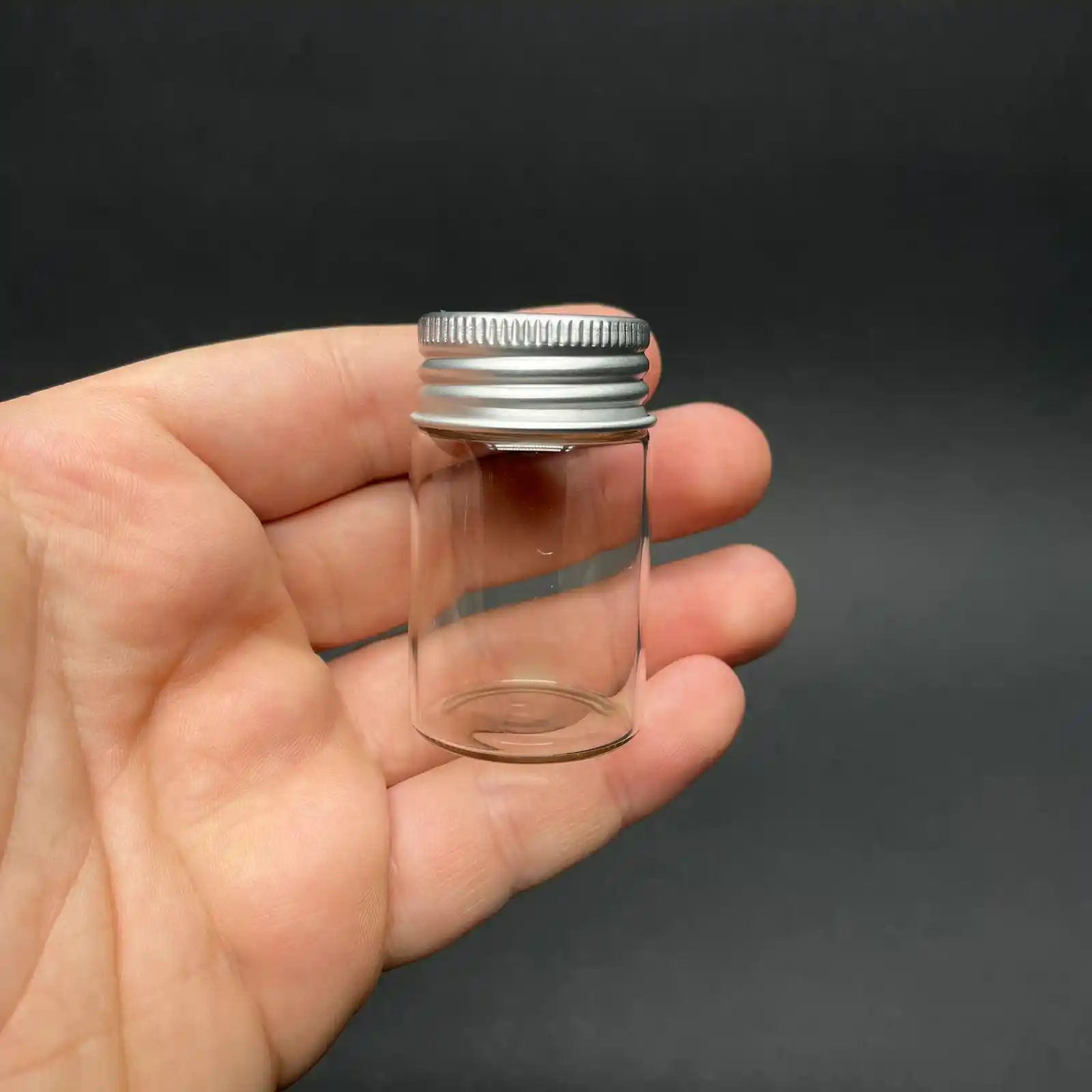 Minik Kavanozlarla Dekorasyon ve Organizasyonda Şık Çözümler Sunma Rehberi