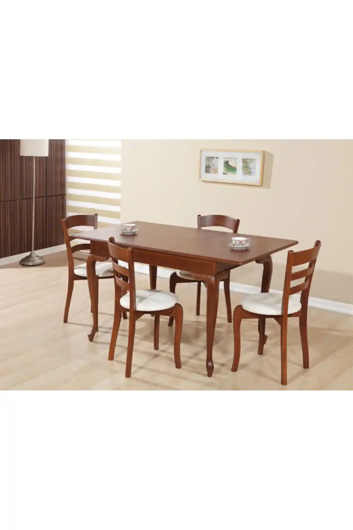 Mobilya Masa Seçimi ve Dekorasyonda Şıklık ile Fonksiyonellik Rehberi