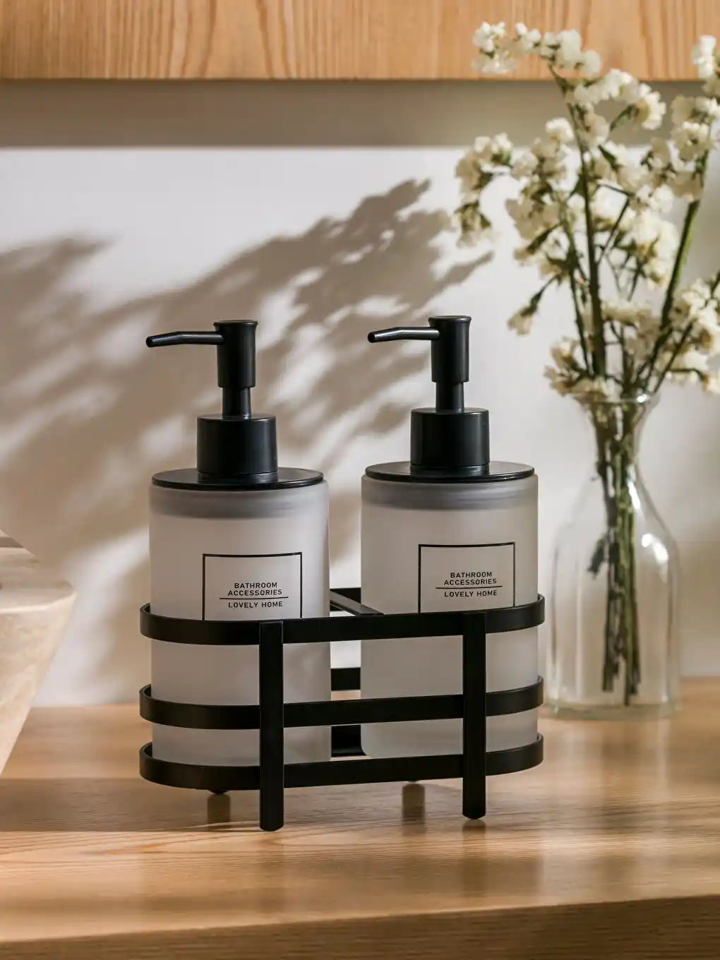 Modern Dekorasyonda Şık ve Pratik Standlı Sıvı Sabunluk Seçenekleri
