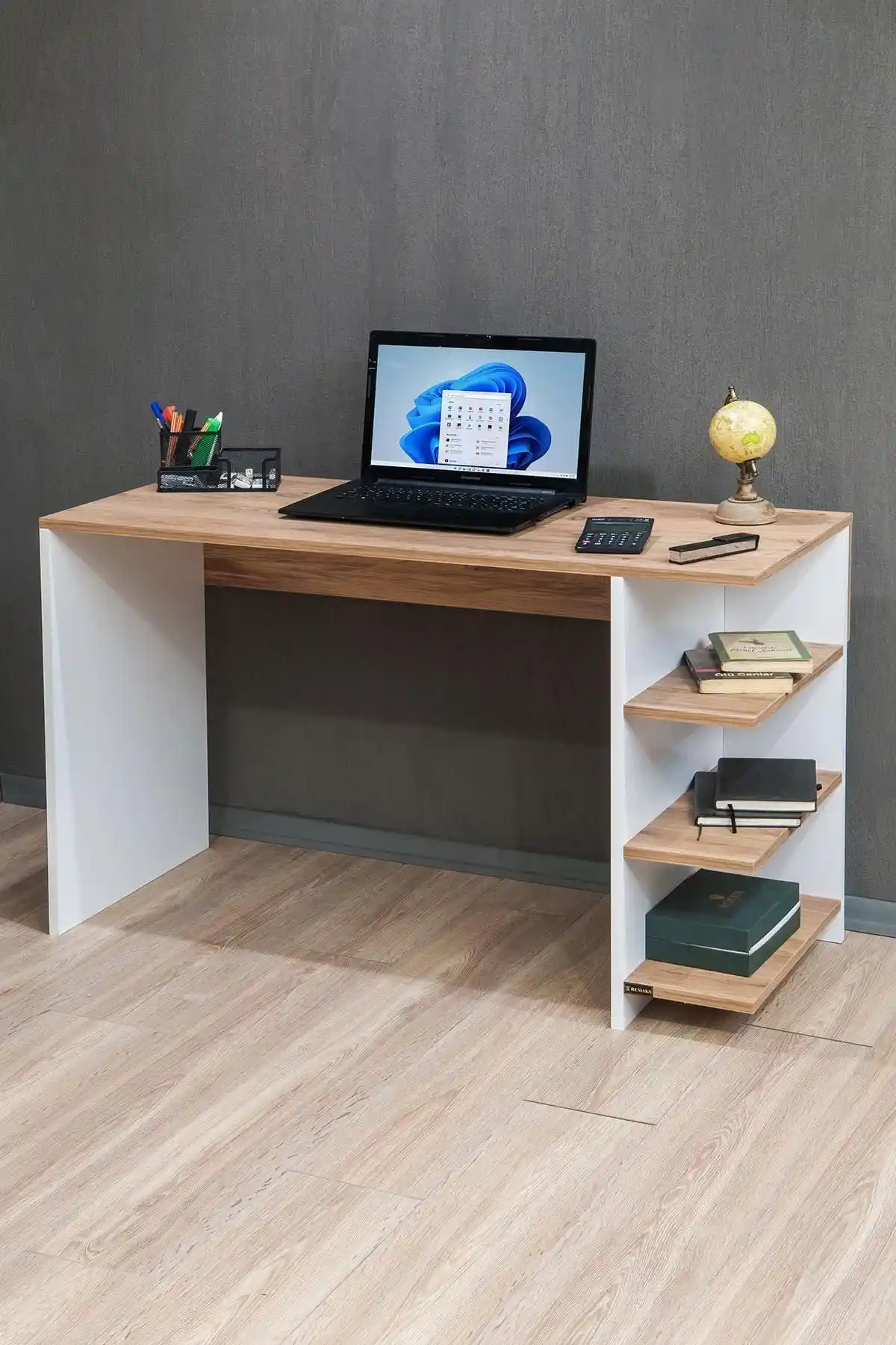 Modern ve Fonksiyonel PC Masası Seçimi: Dekorasyon ve Kullanım İpuçları