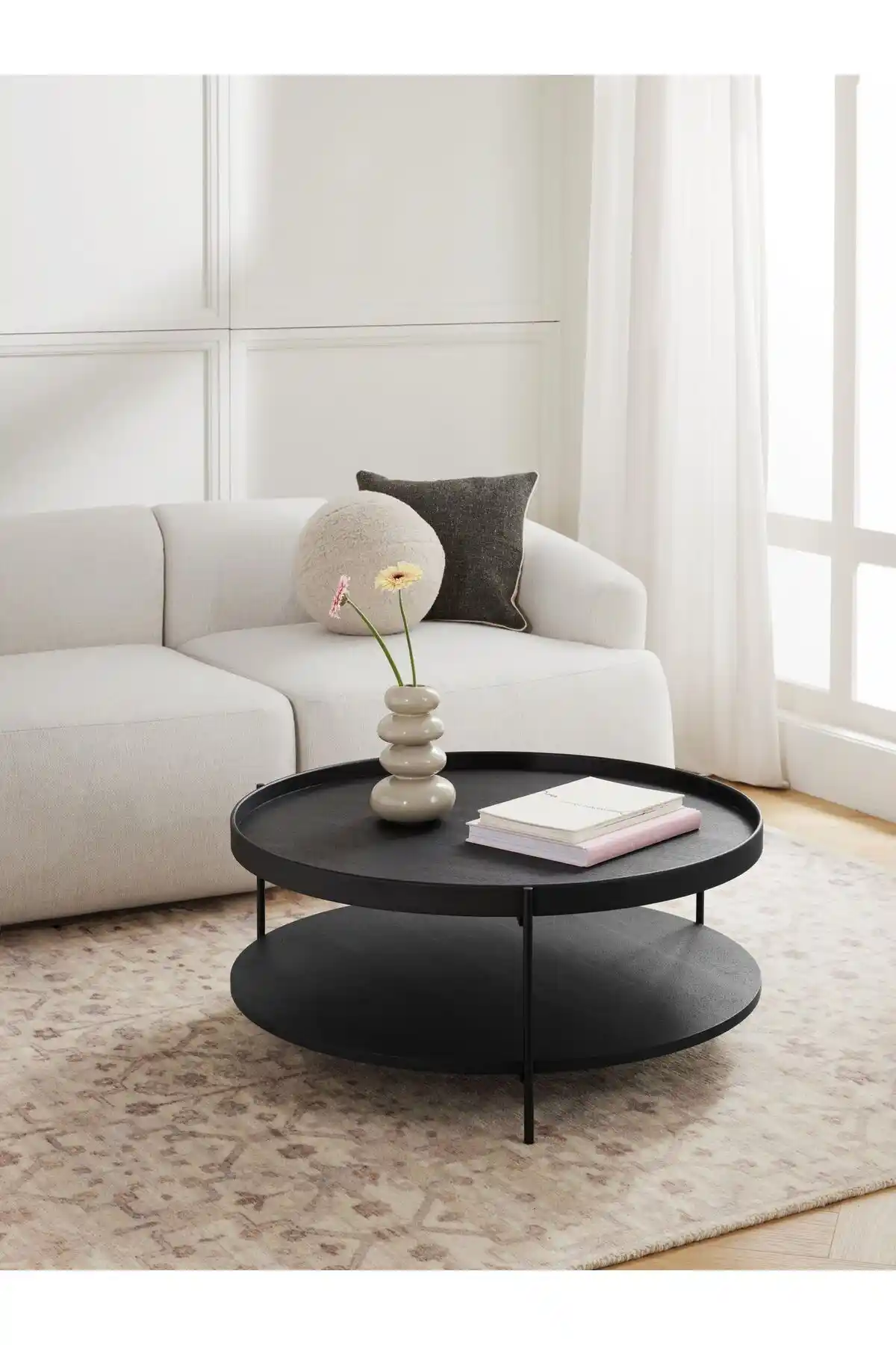 Modern ve Klasik Tarzlara Uygun Yuvarlak Orta Sehpa Modelleri ve Dekorasyon İpuçları