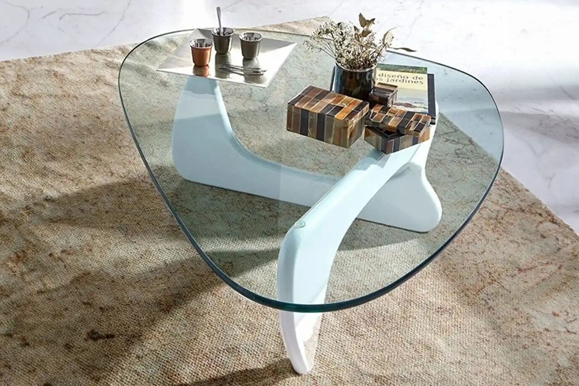 Modern ve Şık Vivense Cam Orta Sehpa ile Dekorasyonunuzu Yenileyin