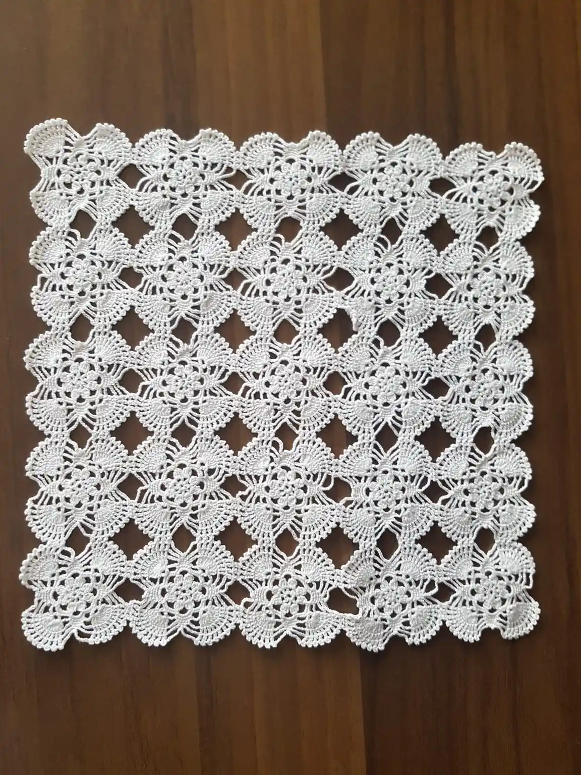 Motifli Masa Örtüsü Modelleri ile Dekorasyonda Şıklık ve Zarafet Rehberi