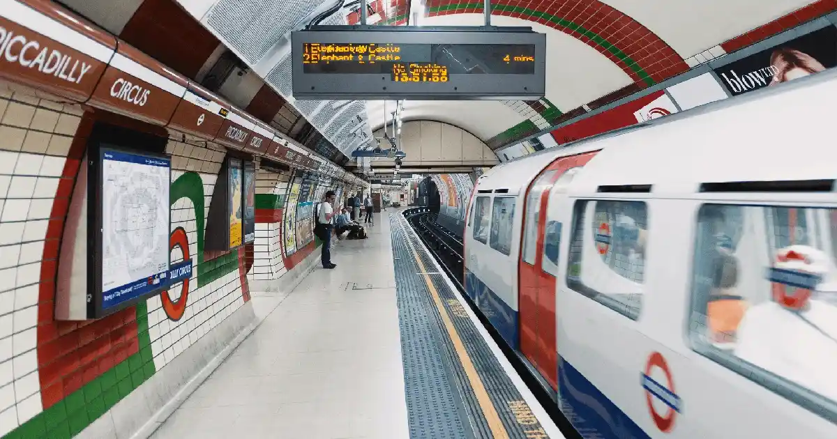 Mudo Sürahi ile Dekorasyonda Şıklık ve Fonksiyonelliği Bir Arada Sağlama Yöntemleri