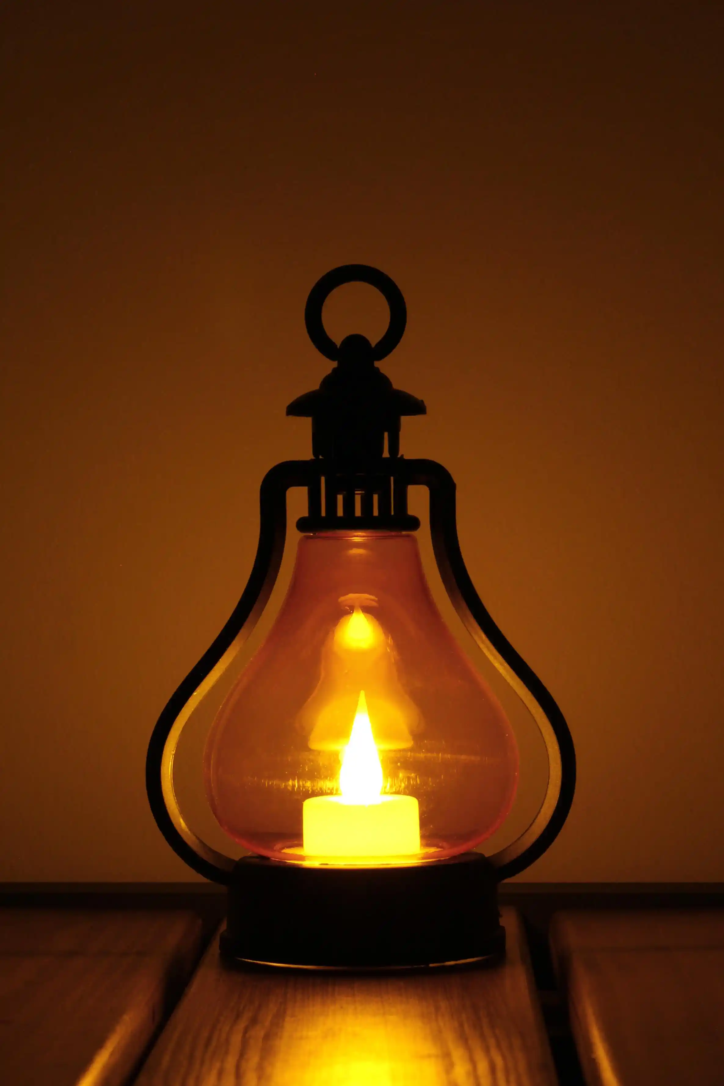 Mum Lambaları ile Dekorasyonunuzu Sıcak ve Şık Hale Getirin