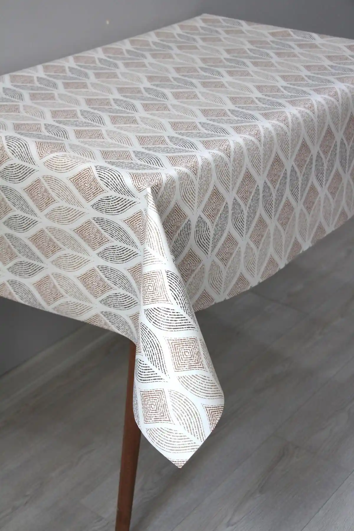 Muşamba Masa Silinebilir Masa Örtüsü ile Dekorasyonda İşlevsellik ve Estetik Buluşması