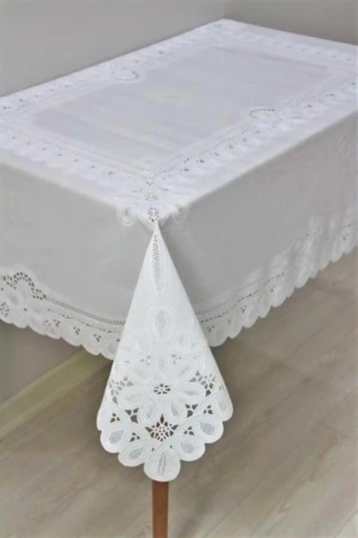 Muşamba Örtüleri ile Dekorasyonda Fonksiyonellik ve Estetiğin Buluşması