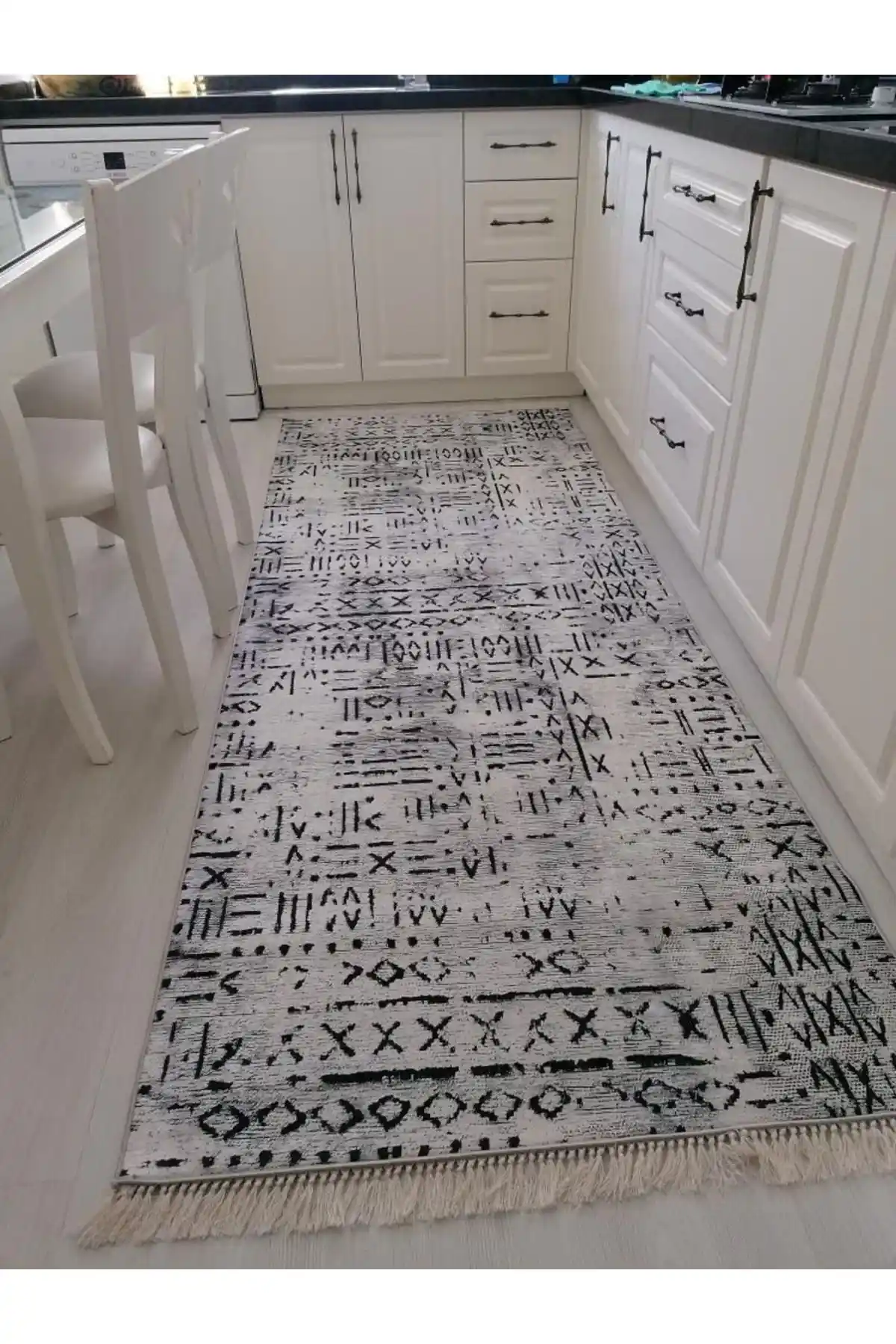 Mutfağınıza Zarif Dokunuş: Yolluk Kilimlerle Şık ve Fonksiyonel Dekorasyon
