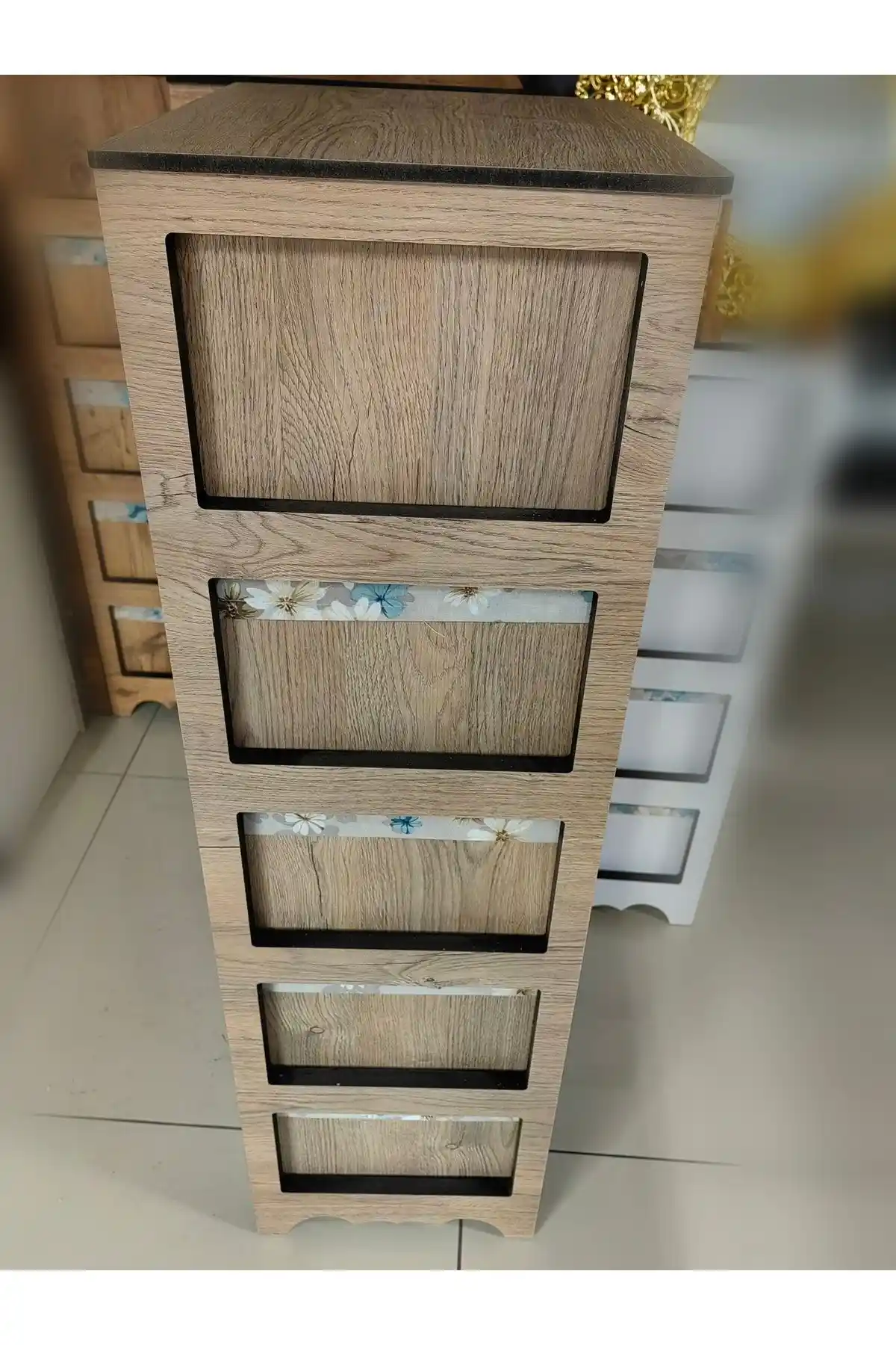 Mutfak Dekorasyonunda Ahşap Komidin Kullanımı ve Dekoratif Fikirler