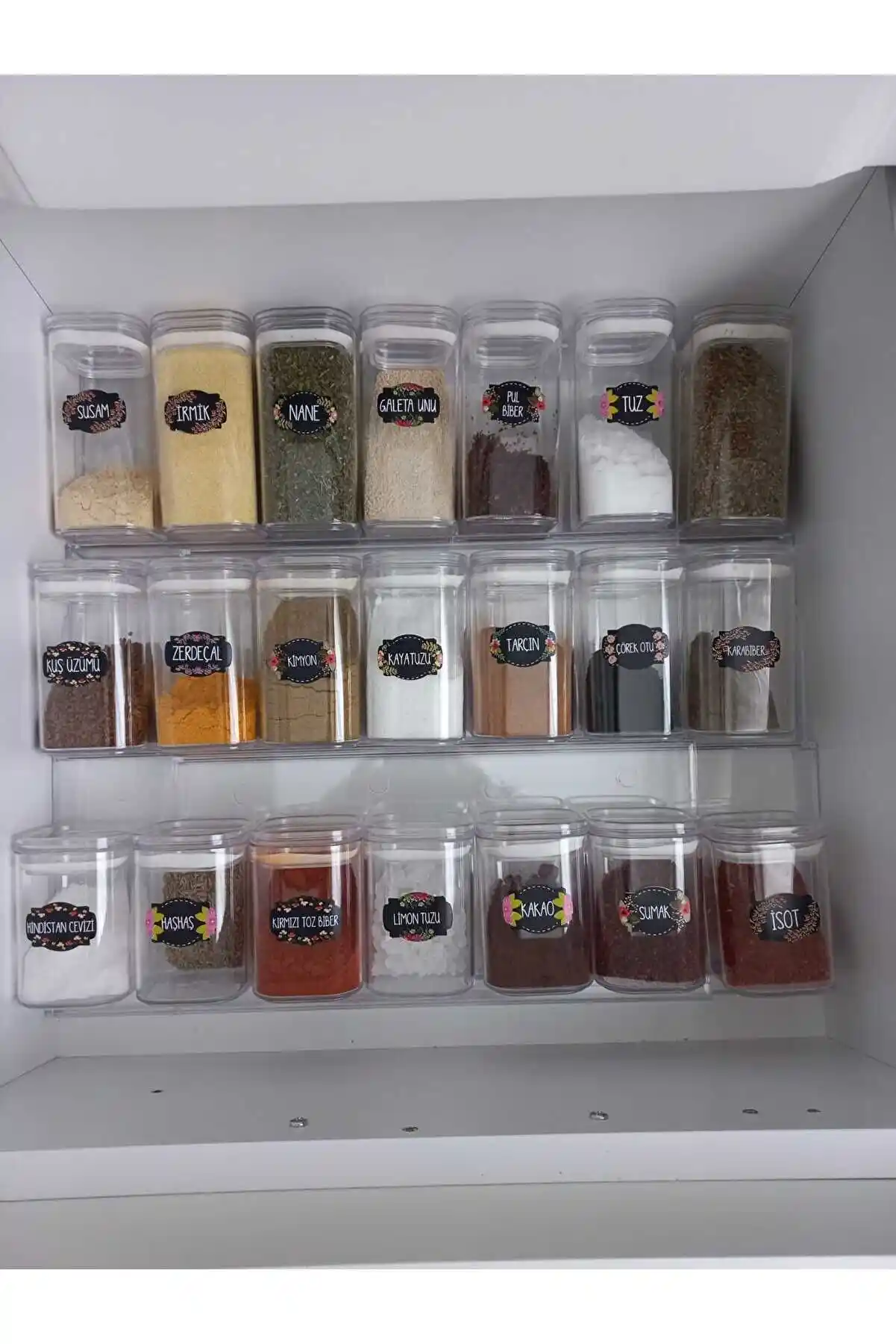 Mutfak Dekorasyonunda Şıklık ve Fonksiyonellik İçin Çekmece Baharatlıkları Rehberi