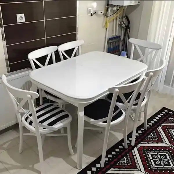 Mutfak ve Yemek Masası Dekorasyonunda Estetik ve İşlevselliğin Uyumuyla Alanı Geliştirme