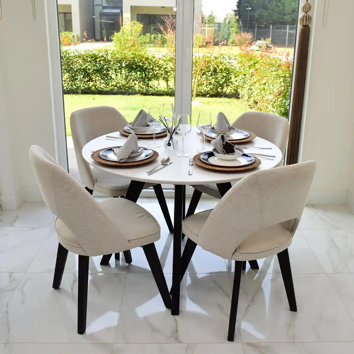 Mutfak Yemek Masası Seçerken Dikkat Edilmesi Gerekenler ve Trendler