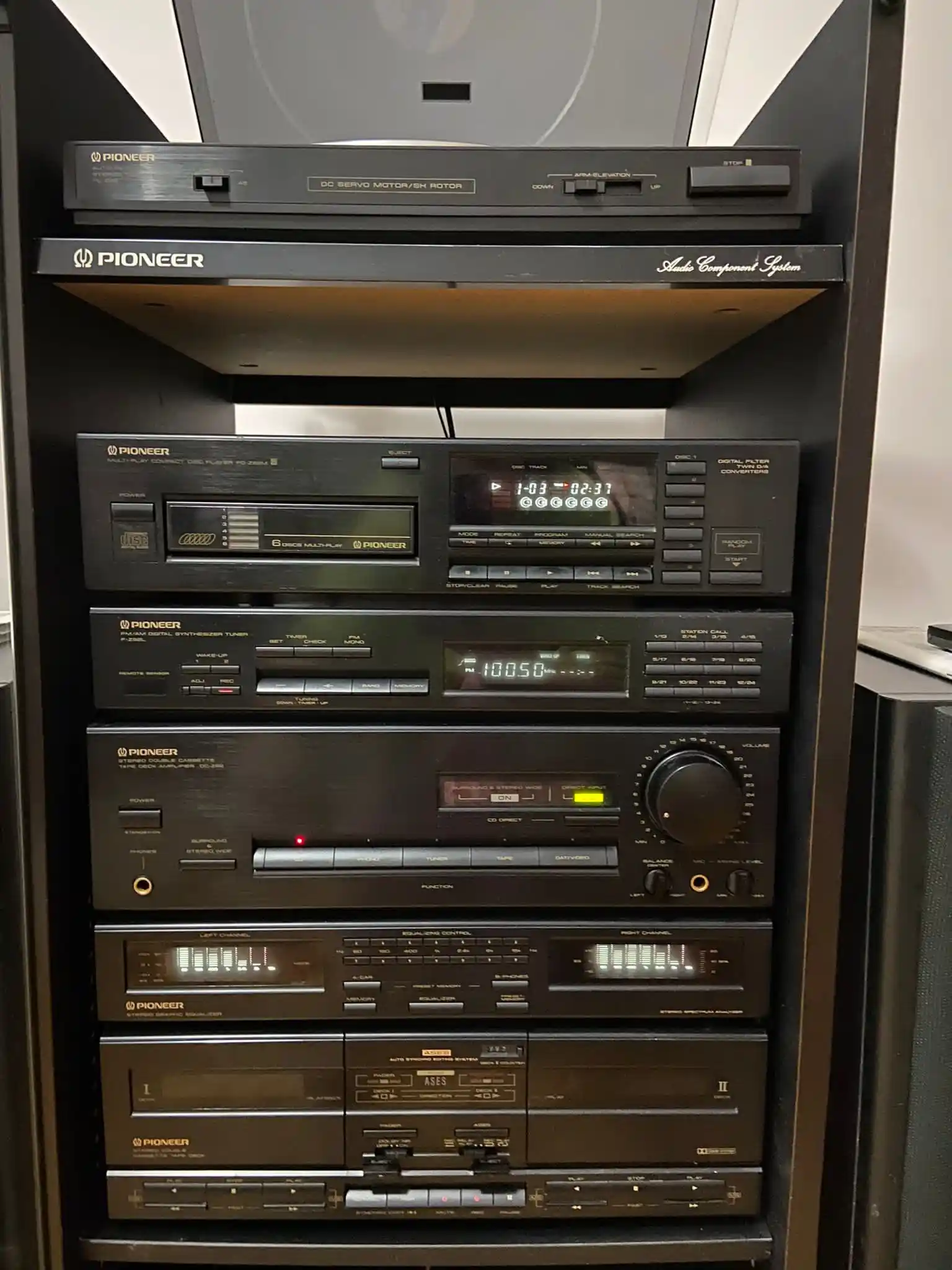 Müzik Setleri ile Modern ve Şık Ev Dekorasyonu Nasıl Yapılır