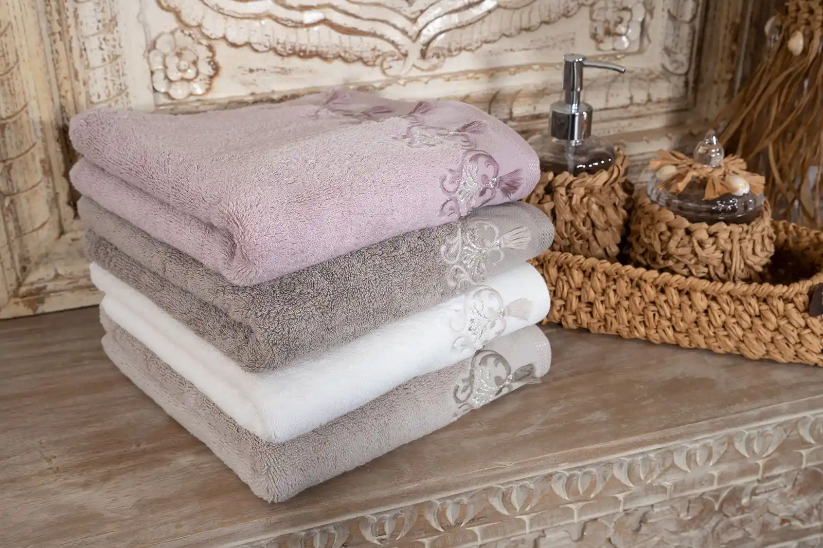 Nakışlı Havlular ile Dekorasyonda Zarif Dokunuşlar ve Estetik Unsurlar