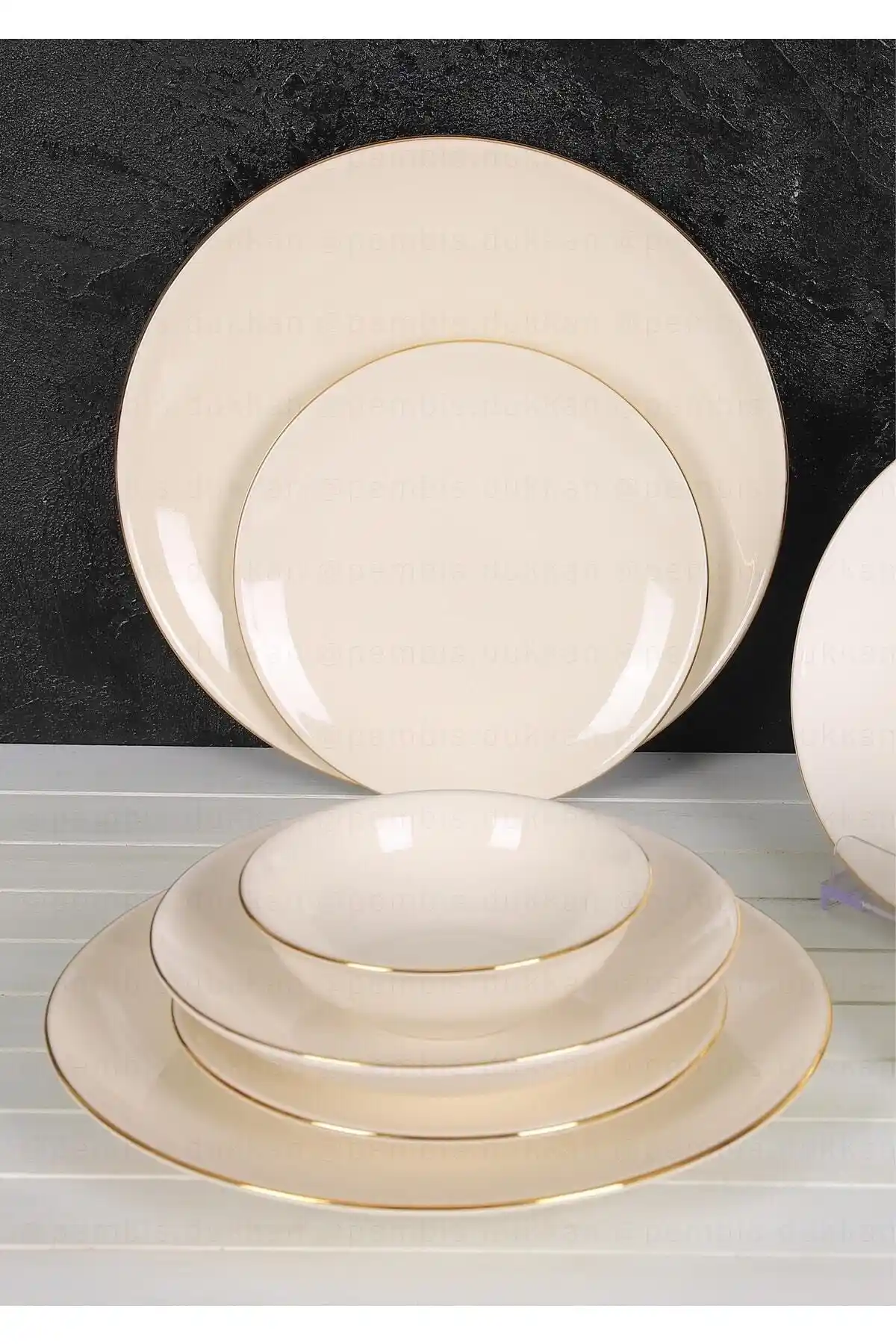 Nehir 24 Parça Yemek Takımıyla Evinizde Şıklık ve Fonksiyonelliği Sağlayın