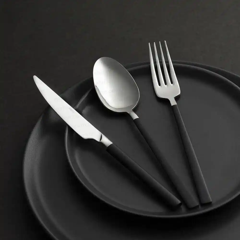 Nehir Siyah Çatal Bıçak Takımı ile Modern ve Şık Mutfak Dekorasyonu Seçenekleri