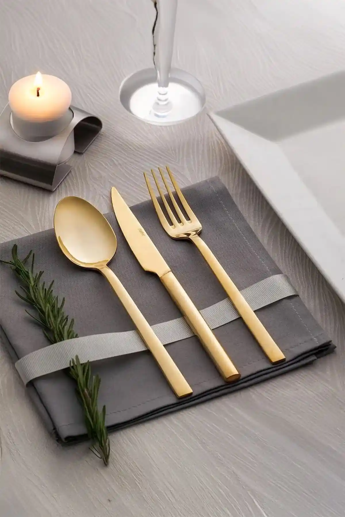 Nehir Temalı Çatal Kaşık Bıçak Takımıyla Dekorasyonda Zarif Dokunuşlar ve Modern Tasarım