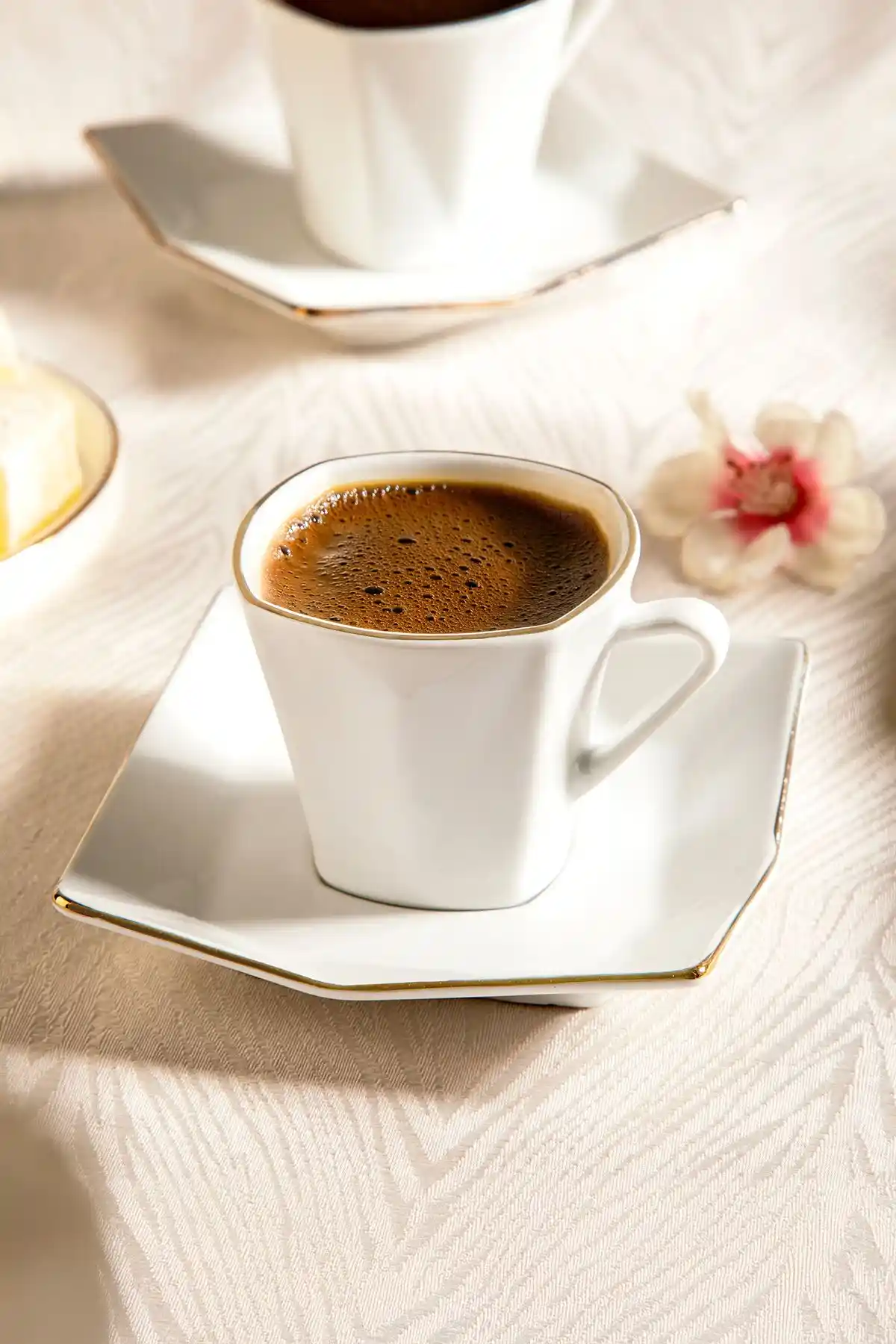 Nehir Temalı Porselen Dekorasyon Ürünleri ile Doğal Şıklık ve Zarafet Yaratın