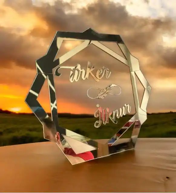 Nişan İsimlikleri Dekorasyonda Estetik ve Kişisel Dokunuşlar Sunar