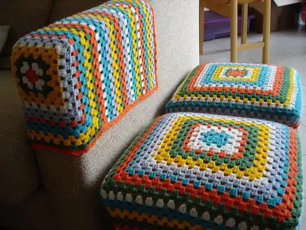 Örgü Koltuk Örtüsü ile Dekorasyonda Şıklık ve Konforun Sağlanması