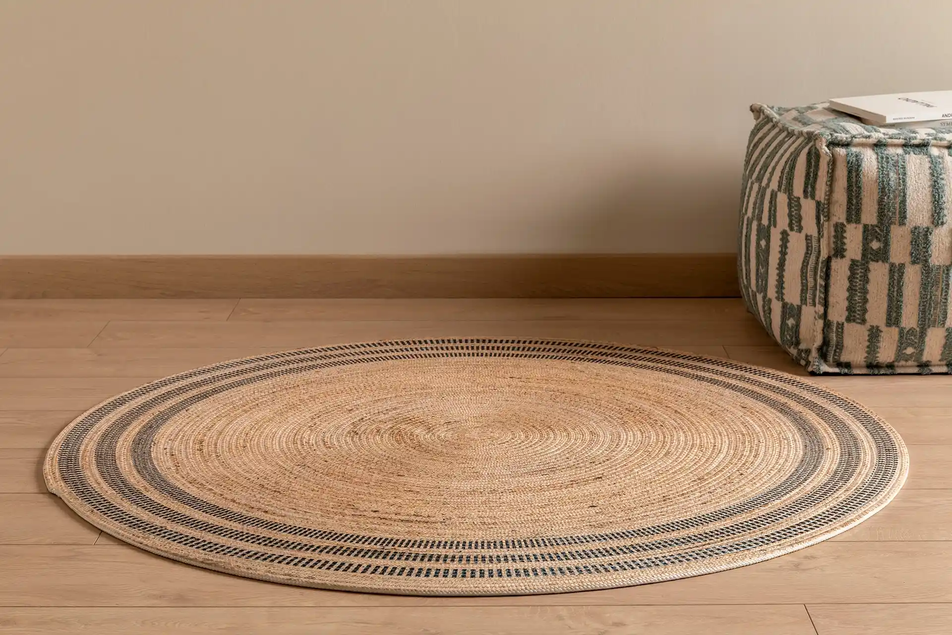 Örme Kilimler ile Evinize Sıcaklık ve Zarafet Katmanın Yolları