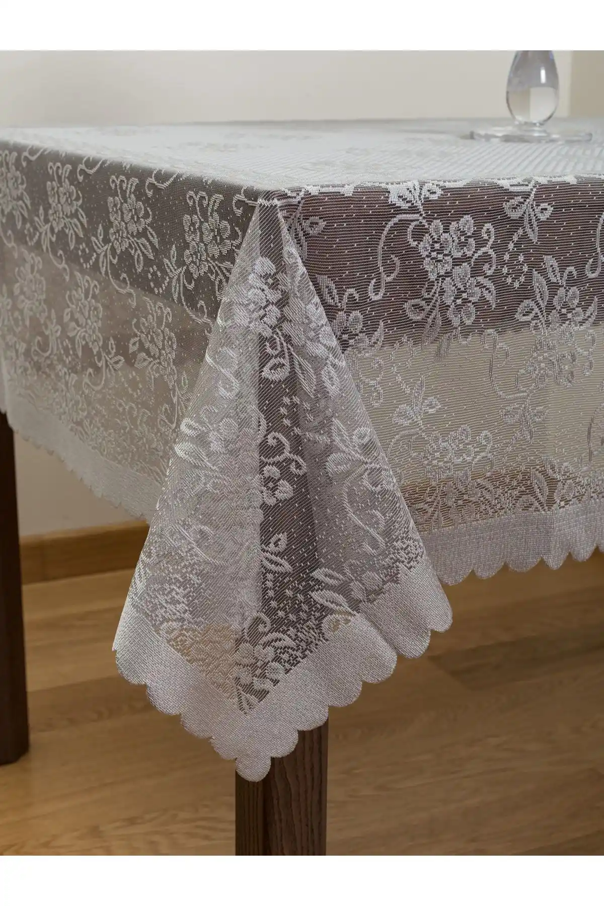 Örme Masa Örtüsü Seçenekleri ve Dekorasyonda Kullanım İpuçları