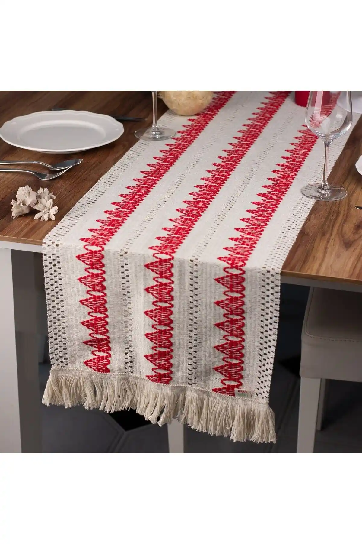 Örme Runner ile Dekorasyonda Şıklık ve Sıcaklık Yaratmanın Yolları