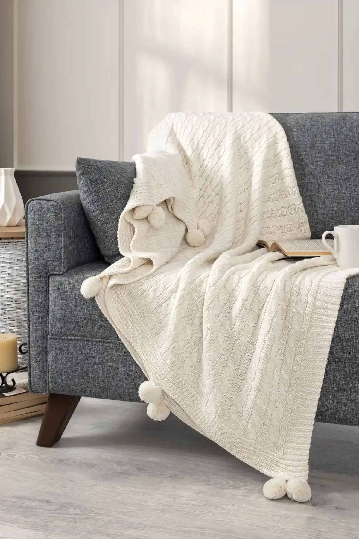 Örme TV Battaniyesi ile Dekorasyonunuza Şıklık ve Konfor Katın