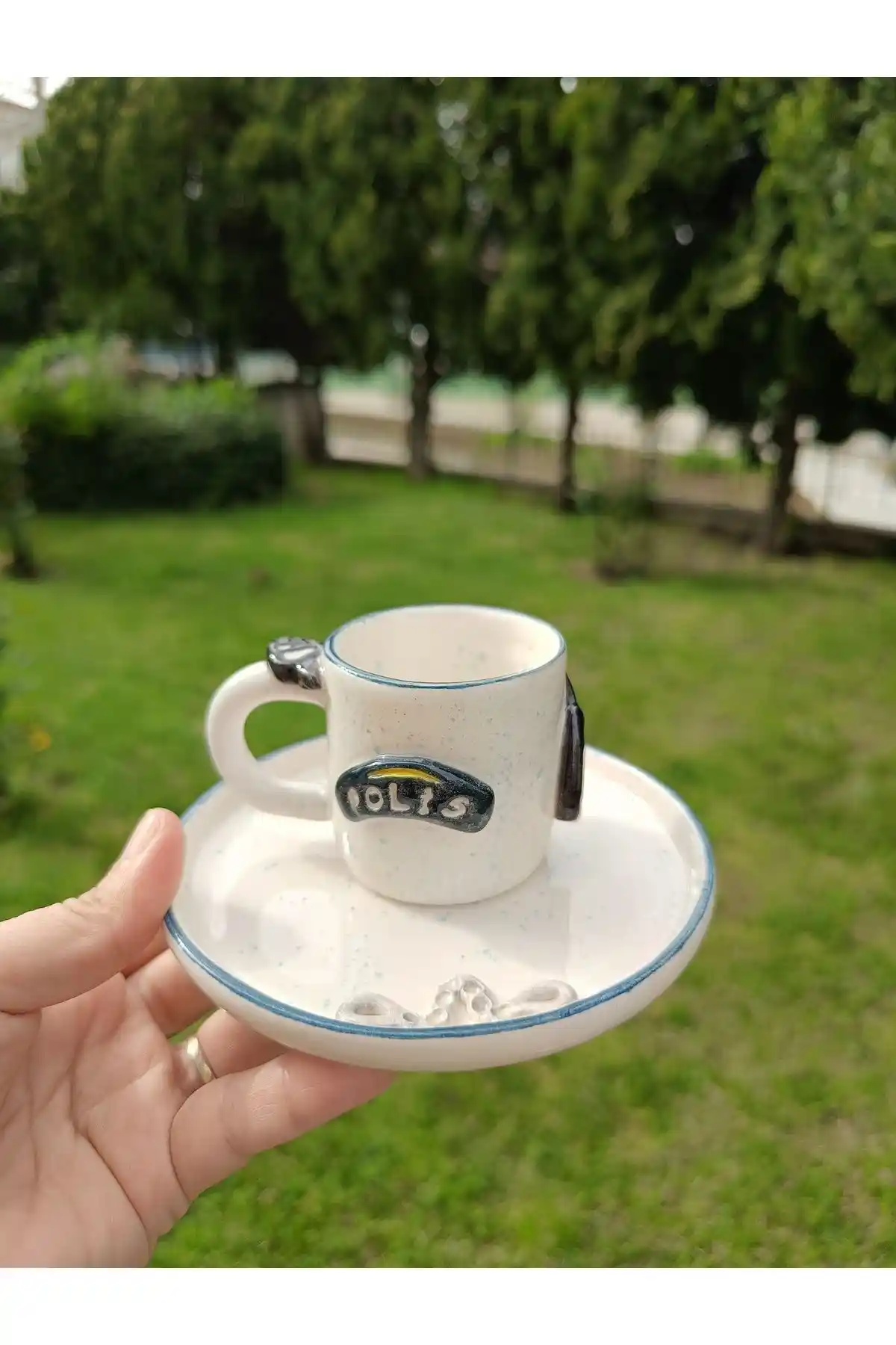 Orta Boy Kahve Fincanlarıyla Dekorasyonda Şıklık ve Fonksiyonellik Rehberi