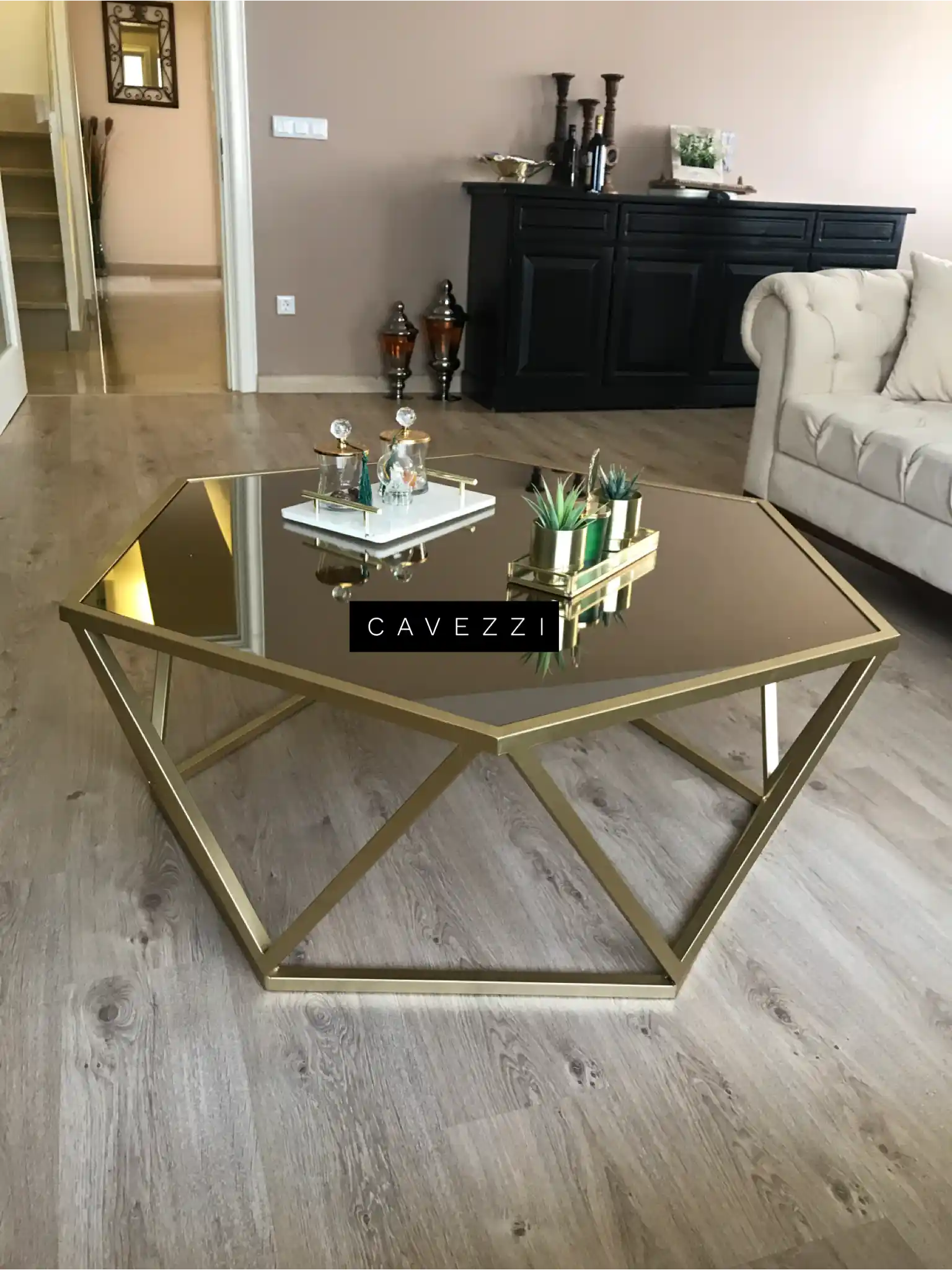 Orta Sehpa Aksesuarlarıyla Dekorasyonda Şıklık ve İşlevsellik Sağlama Rehberi