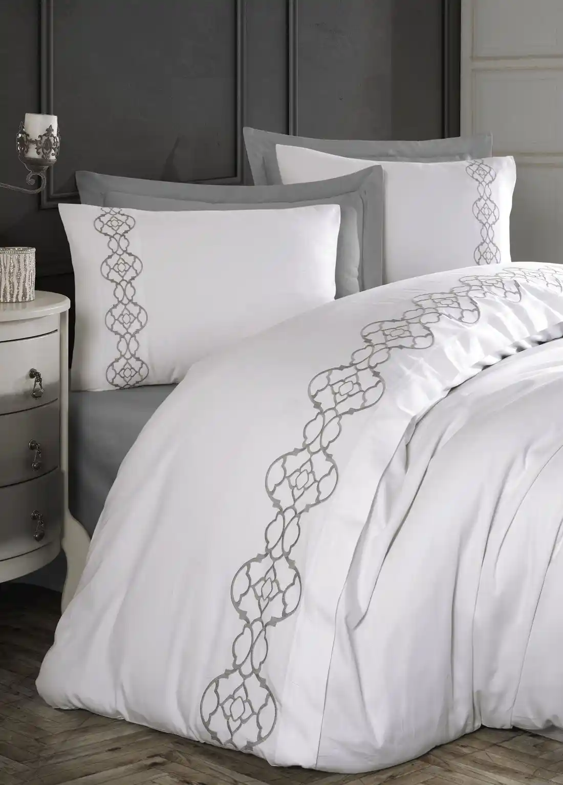 Outletlerde Pamuk Saten Nevresim Takımlarıyla Yatak Odasında Şıklık ve Konfor