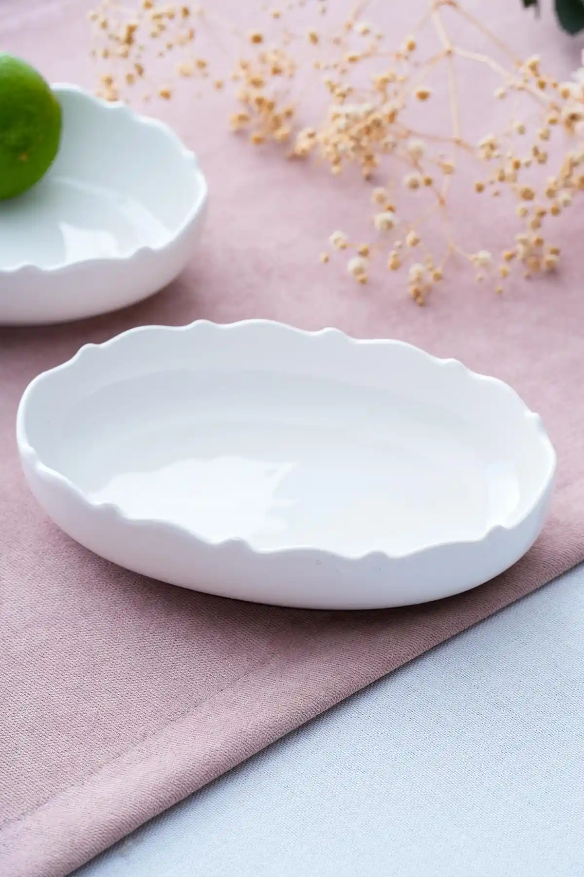 Oval Sunum Tabağı ile Modern ve Şık Mutfak Dekorasyonu İçin İpuçları