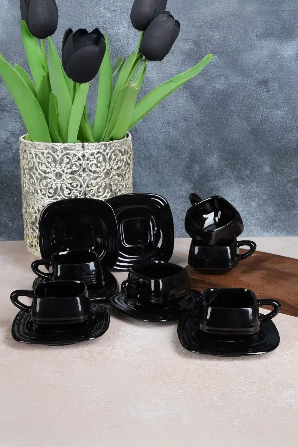 Özel Tasarım Fincan Takımlarıyla Dekorasyonda Şıklık ve Kişiselleştirme