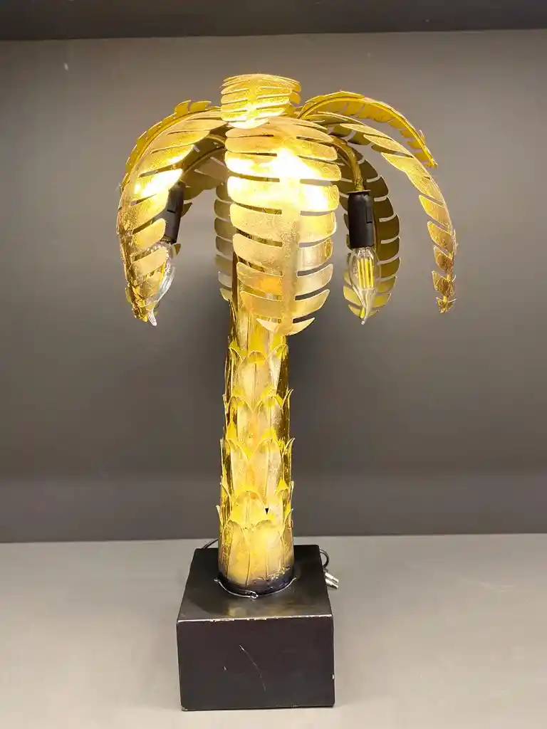 Palmiye Abajur ile Dekorasyonda Zarafet ve Doğallık: Modern ve Şık Tasarımlar