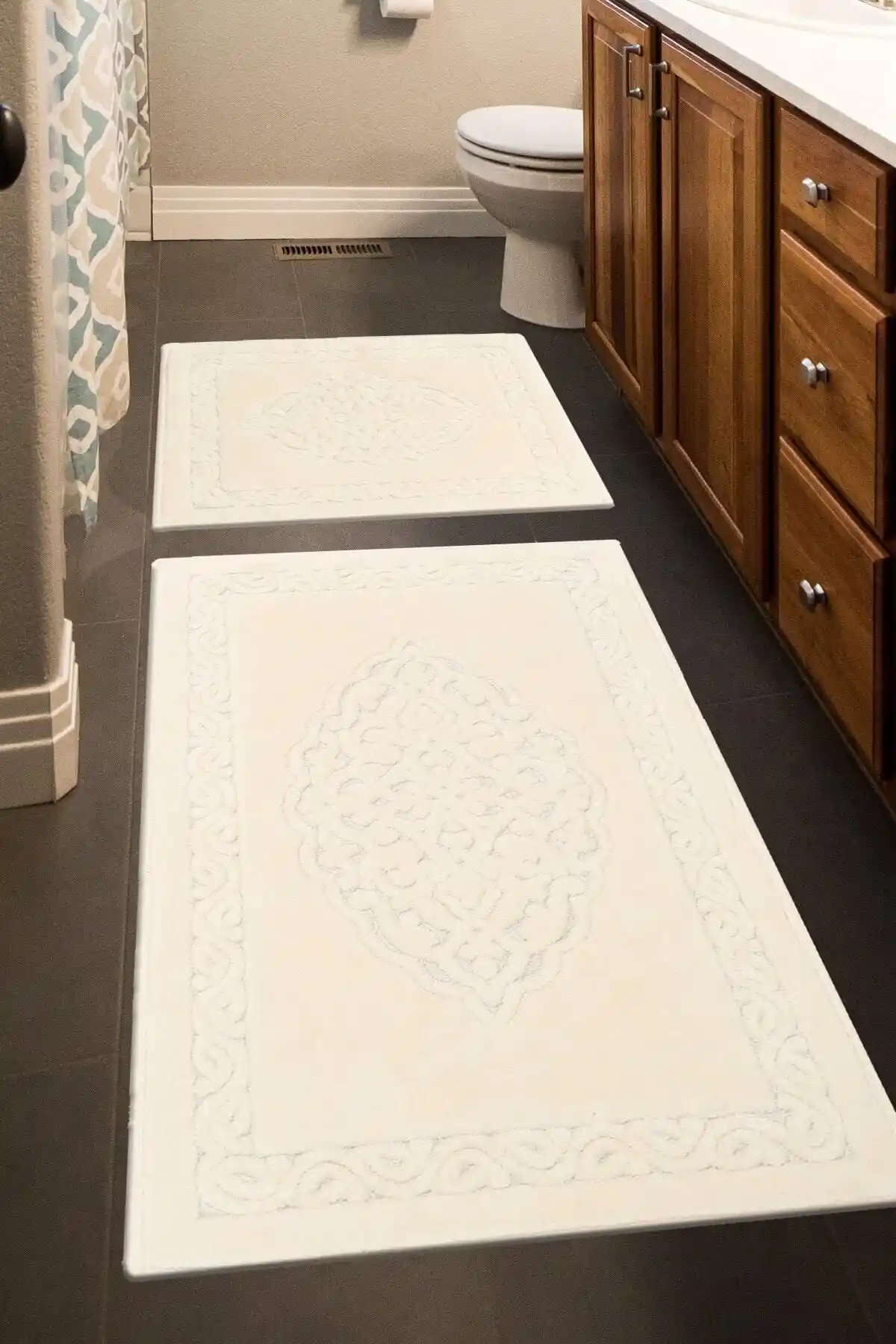 Pamuklu Klozet Takımı ile Banyonuzda Estetik ve Konforun Mükemmel Buluşması